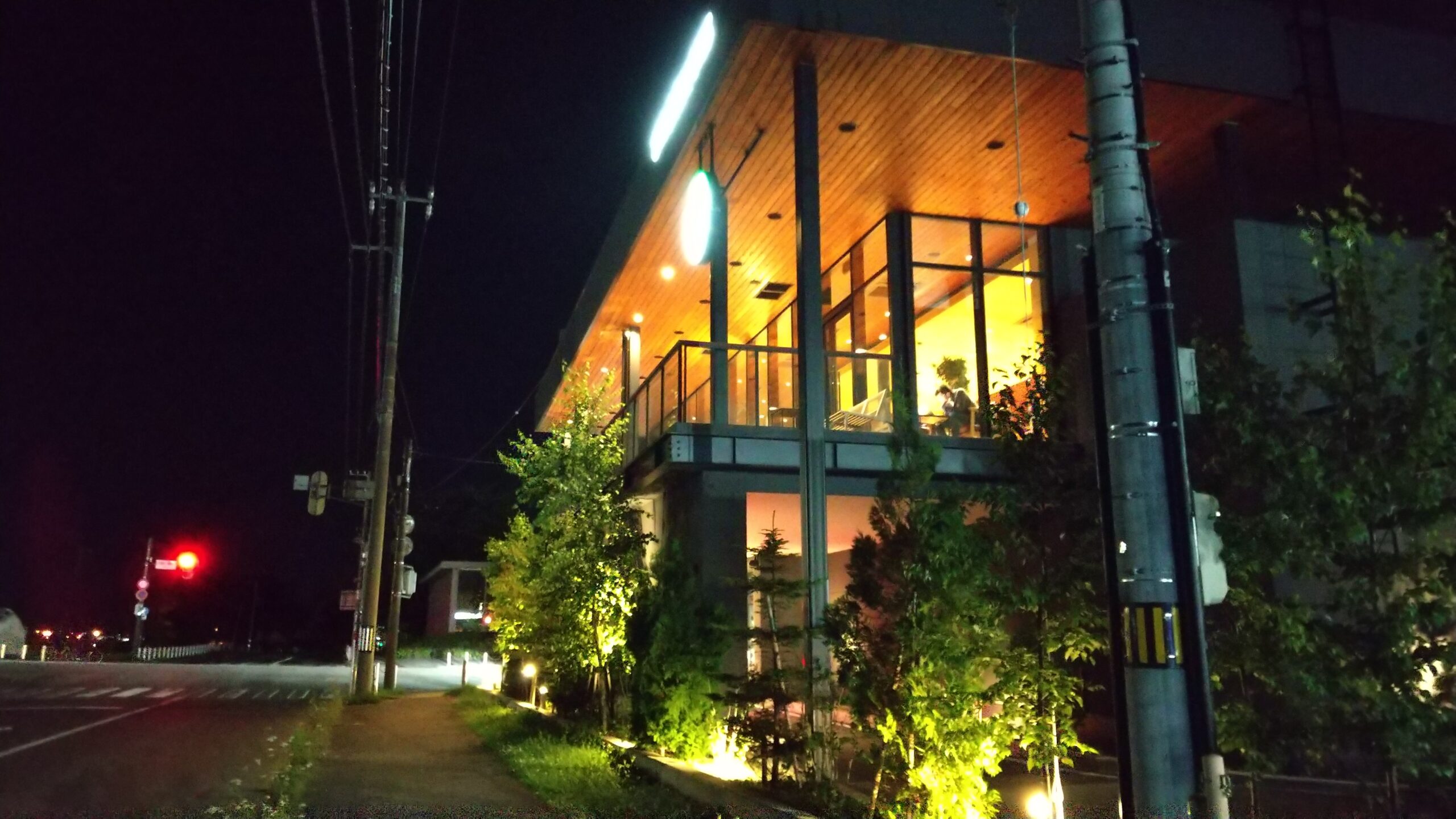 夜のスタバ鶴見橋店